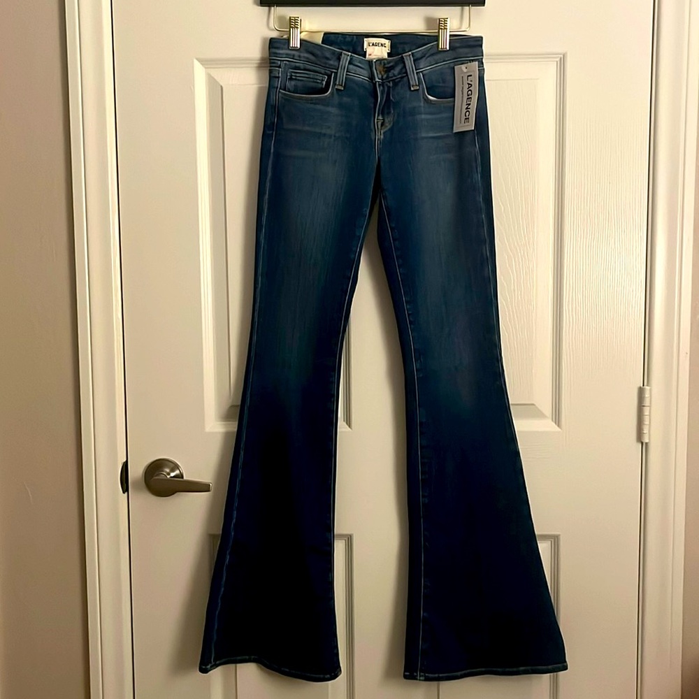 L’AGENCE ELYSEE LOW RISE FLARE JEANS SIZE 24 💕